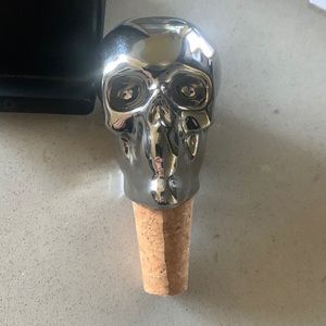 Skull wine cork
